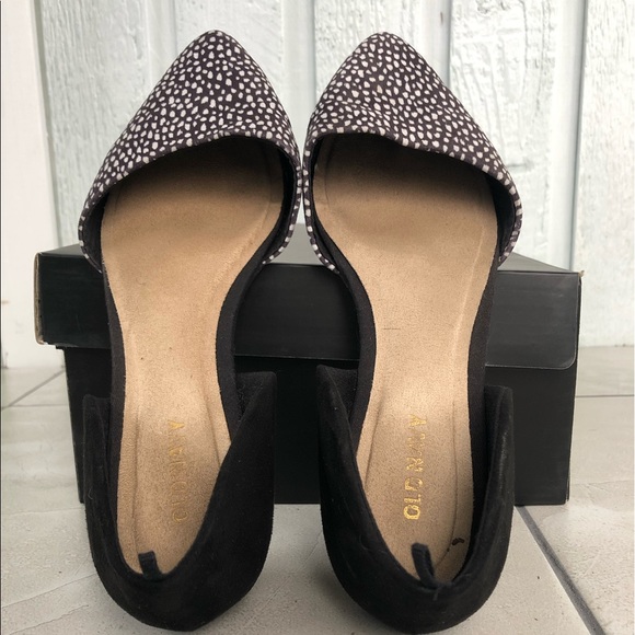 Black and white faux suede flats - Picture 2 of 3
